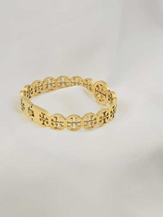 Chic Emblem Bangle