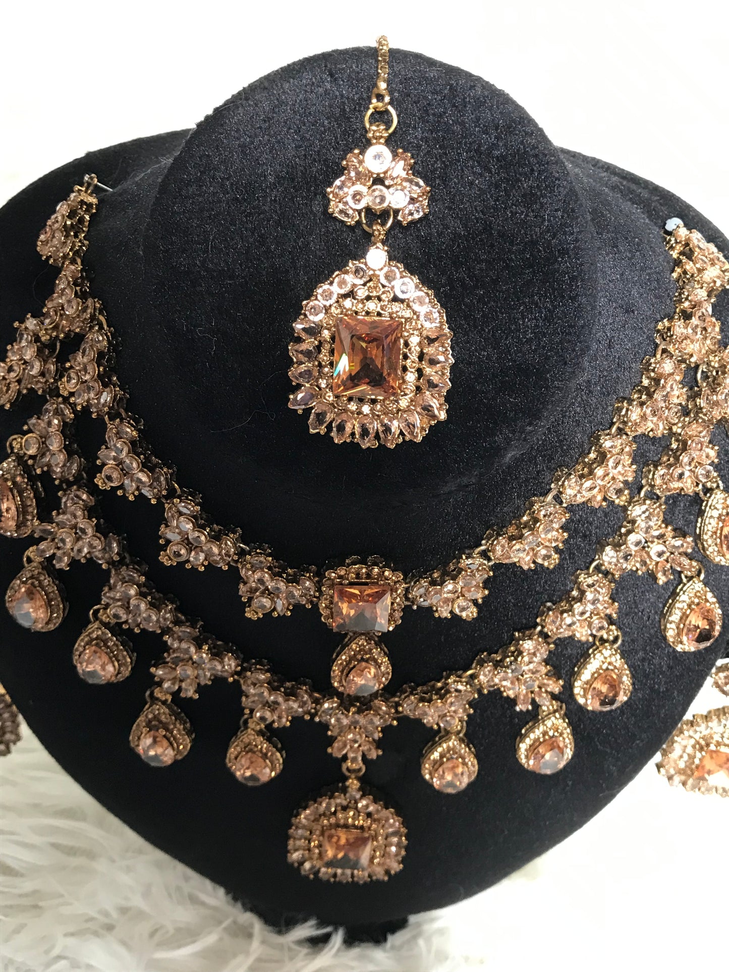 Regal Amber Bridal Set