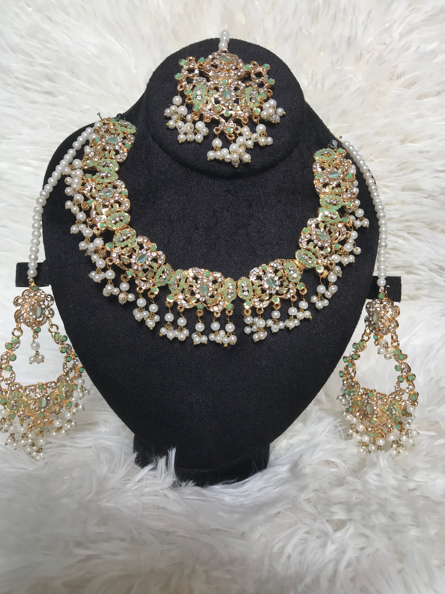 Emerald Pearl Royale