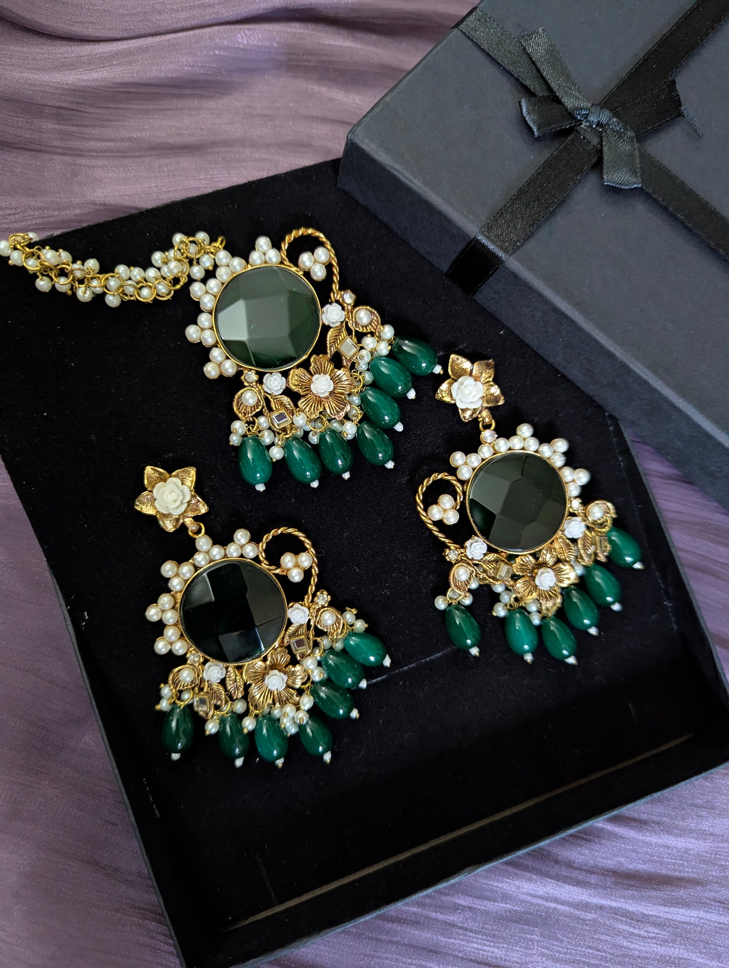 Zehra Kundan Earrings With Tika